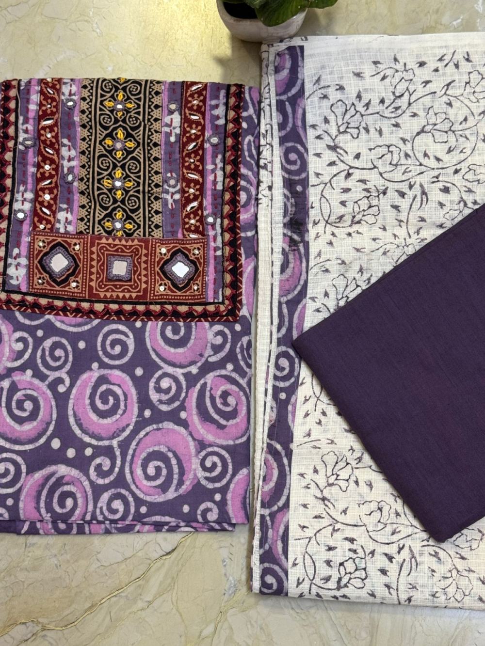 Semi Tussar silk kurta with Kalamkari & digital print dupatta